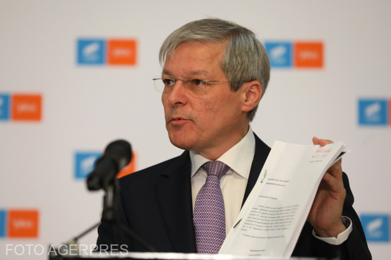 Premierul desemnat, Dacian Cioloş, a depus la Parlament programul de guveranare şi lista cabinetului său