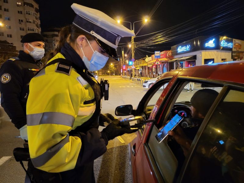 Verificări ale respectării legii privind restricţiile sanitare
