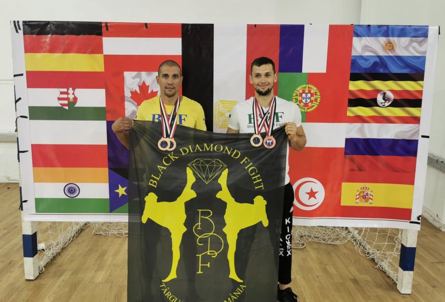 Doi mureșeni, campioni mondiali la kickboxing
