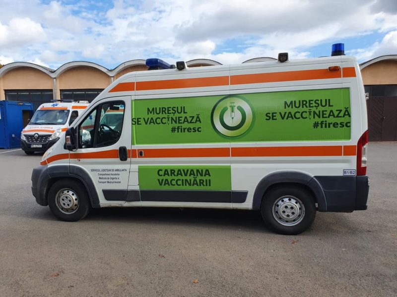 Participare peste aşteptări la caravana mobilă de vaccinare de la Catedrala Mare din Târgu Mureş