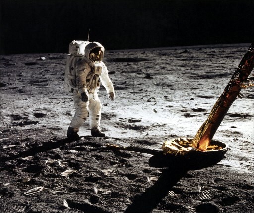 NASA amână trimiterea astronauților pe Lună