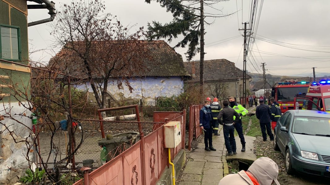Două persoane și-au pierdut viața, după ce s-au intoxicat în locuință