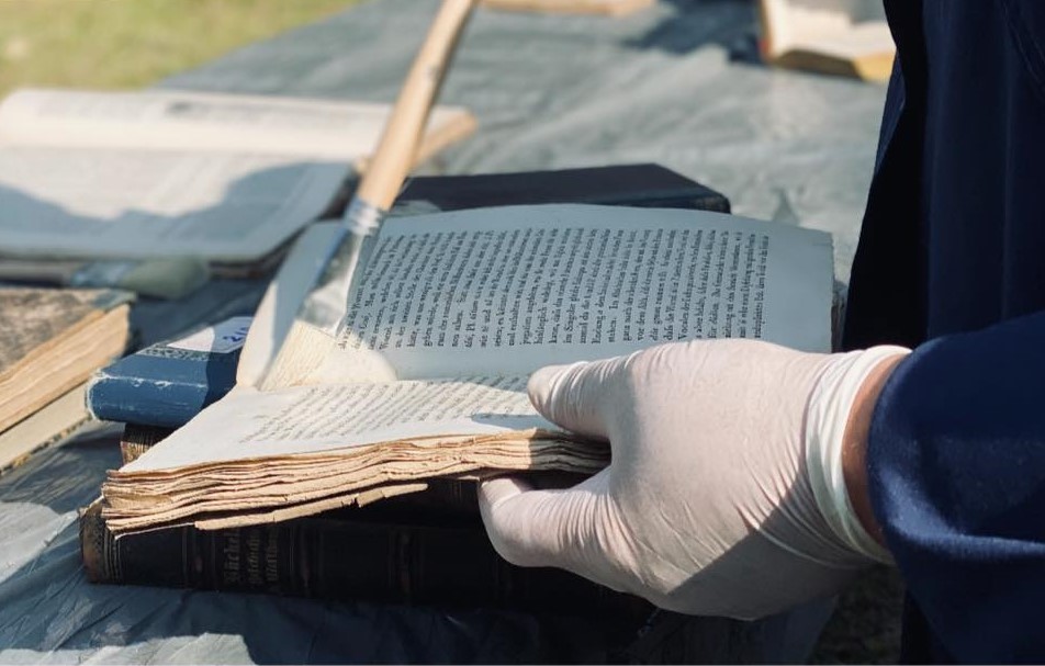 Peste 1500 de obiecte de colecție inventariate și digitalizate la Brașov
