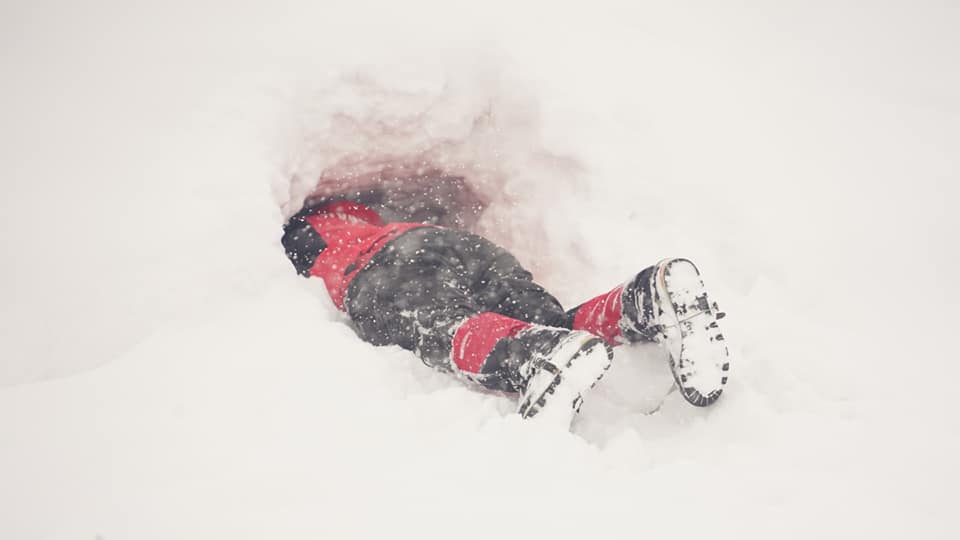 Salvamont a primit echipamente de detectare a victimelor avalanșelor