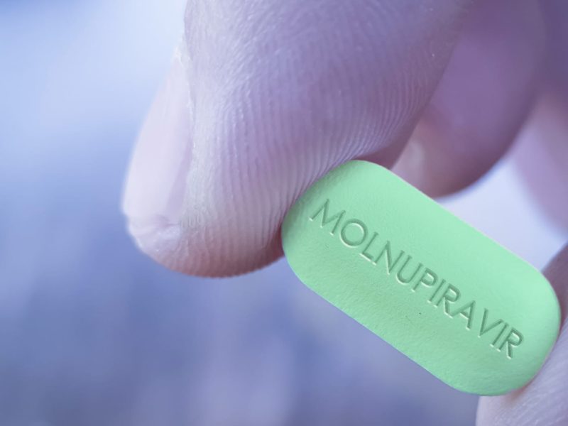 50.000 de cutii de Molnupiravir vor ajunge luni în România