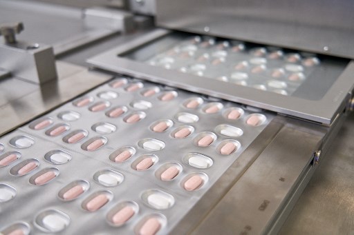 Autorizaţiile pentru cele două medicamente antivirale inovative anti-COVID, emise în cursul zilei
