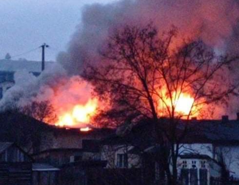 UPDATE: Circa 30 de persoane s-au autoevacuat din locuințe, la Gălăuțaș