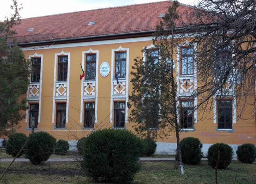 Covasna: Cadru didactic cercetat pentru purtare abuzivă