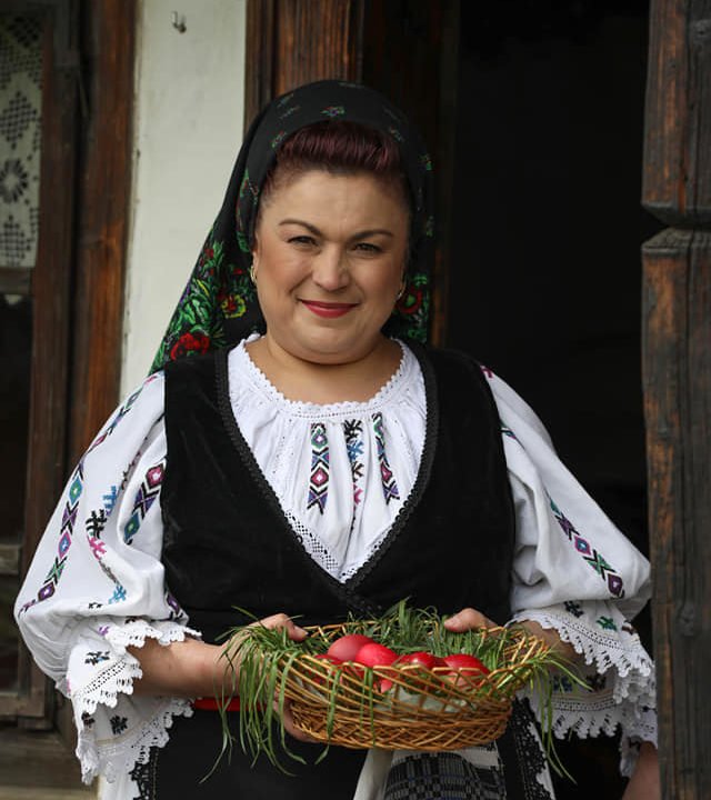 NOBLEȚEA UNEI IDENTITĂȚI – MARIA SÂNTEAN FAGHIURA