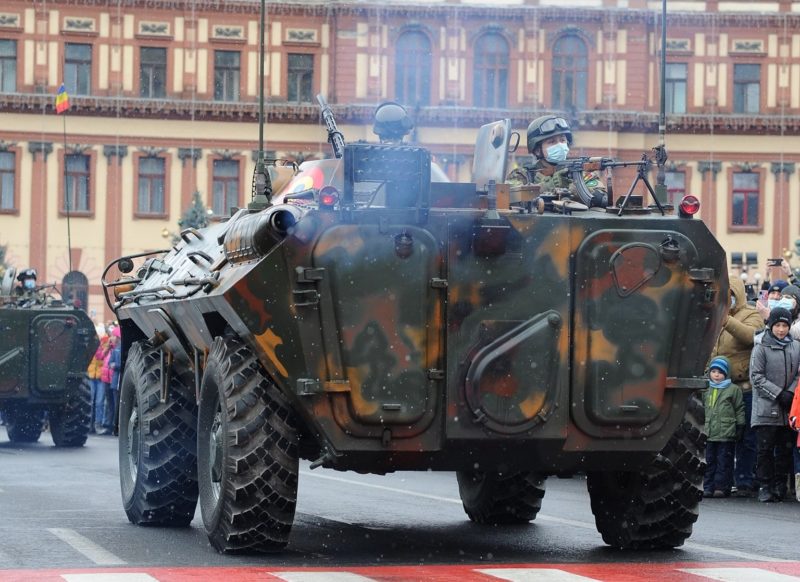 Paradă militară impresionantă la Brașov, de Ziua Națională