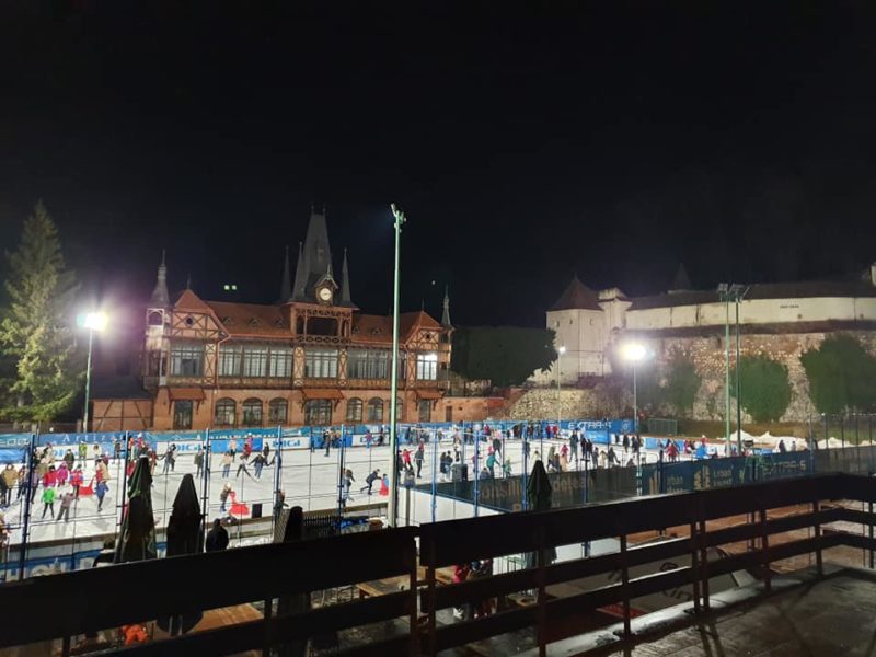 Se poate patina din nou în Brașov! Se poate patina din nou în Brașov!