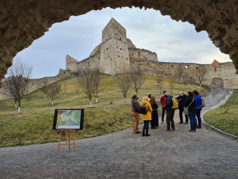 Cetatea Rupea stinge lumina, pe timp de noapte, din cauza creșterii facturii de curent
