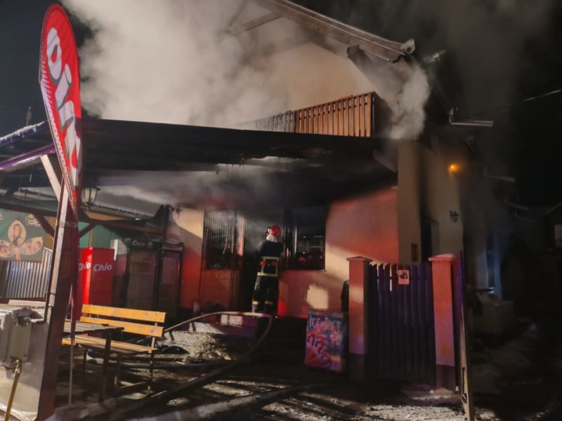 Incendiu la un magazin alimentar din localitatea mureșeană Viforoasa