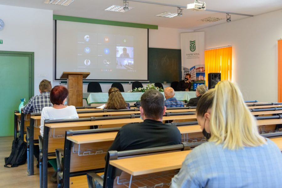 Burse pentru studenți și elevi, acordate de Primăria Sf. Gheorghe Burse pentru studenți și elevi, acordate de Primăria Sf. Gheorghe