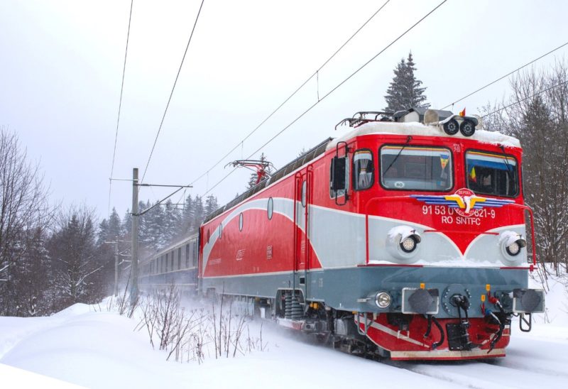 Circulația trenurilor se desfășoară cu întârziere pe raza regionalelor Iași, Brașov și Craiova