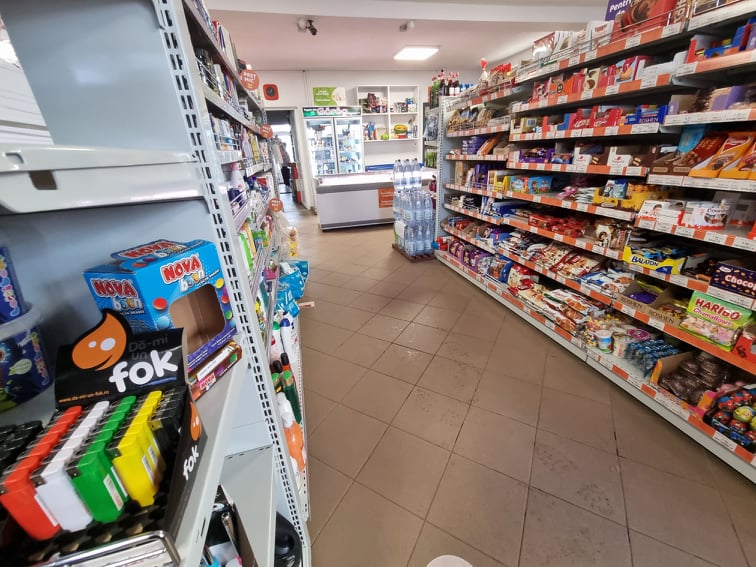Guvernul a adoptat ordonanța de urgență prin care sunt plafonate adaosurile comerciale în cazul unor alimente de bază