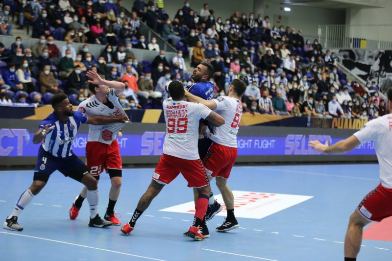 Dinamo a învins FC Porto în deplasare, la handbal!