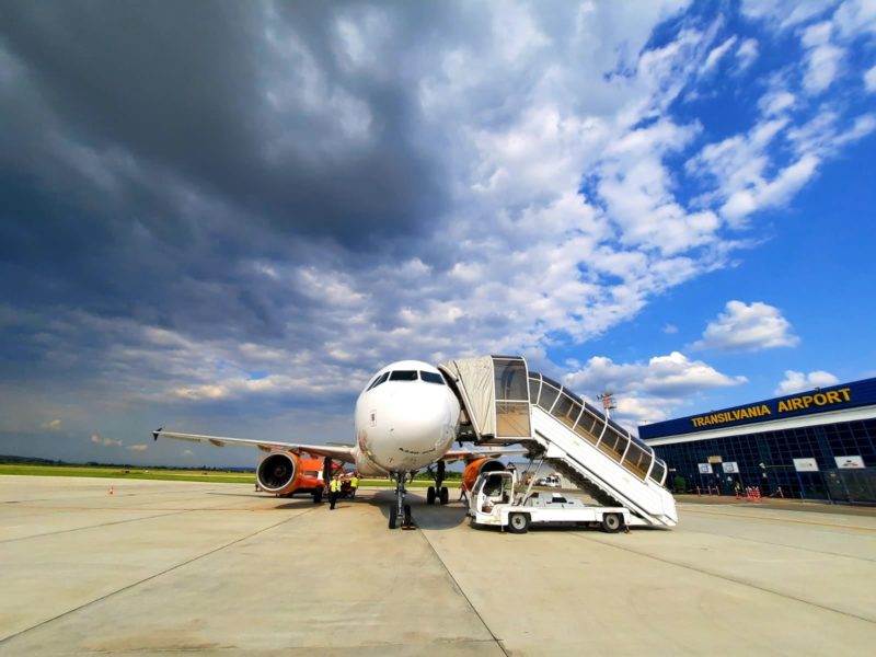 Transportul aerian de pasageri, în creștere față de anul trecut