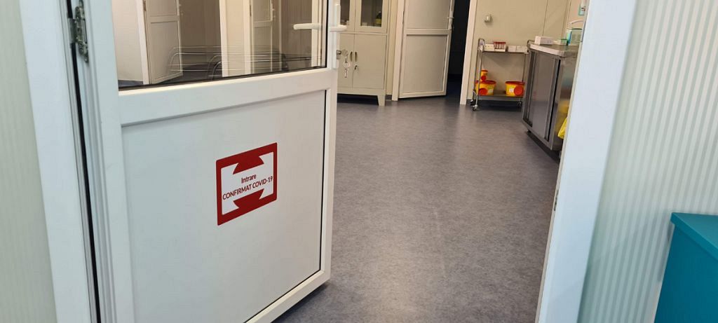 Un centru pentru testare gratuită COVID-19 a fost deschis vineri în municipiul Sfântu Gheorghe