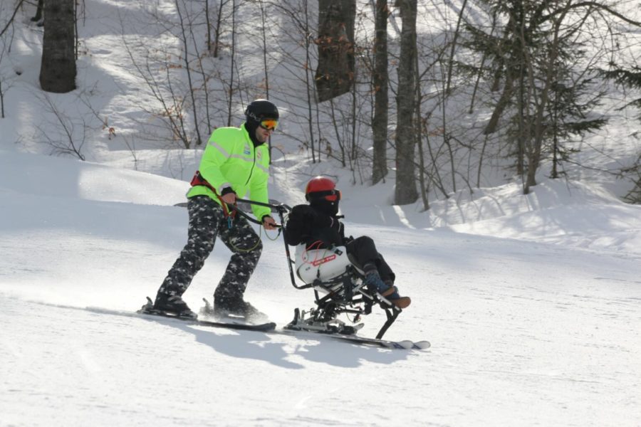 Persoanele cu dizabilități invitate să schieze gratuit la ”Gala Muntelui”