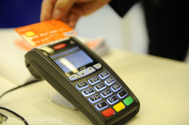 Comercianţii sunt obligaţi prin lege să accepte plata cu cardul Comercianţii sunt obligaţi prin lege să accepte plata cu cardul