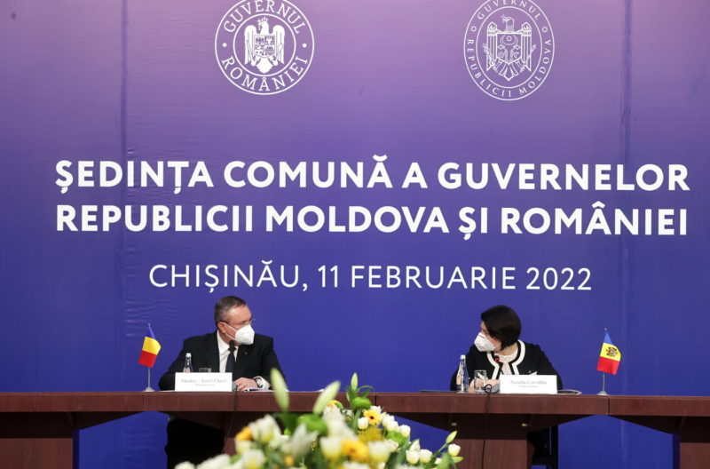 Peste 2.500 de burse pentru învăţământ acordate de România Republicii Moldova, anual, până în 2026