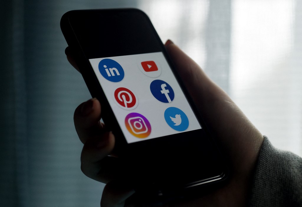 Minorii mai mici de 16 ani ar putea să aibă acces pe platformele de social media doar cu acordul părinţilor