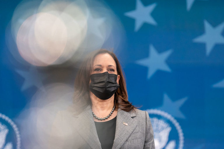 Vicepreşedinta Statelor Unite, Kamala Harris, soseşte astăzi la Bucureşti