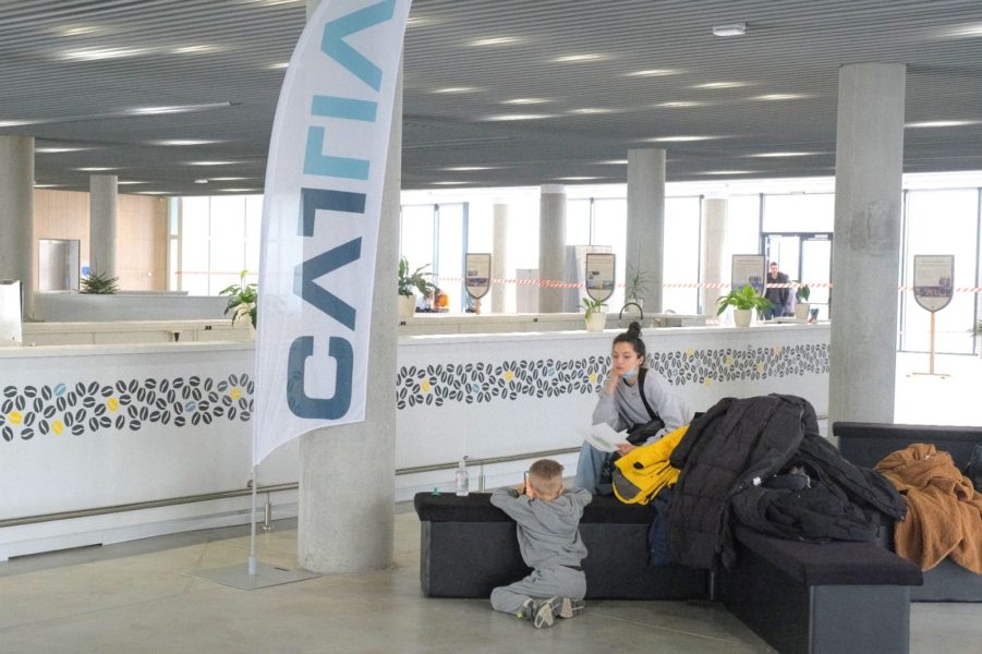 Autoritățile brașovene vor transforma săli de sport în spații de cazare, dacă e nevoie
