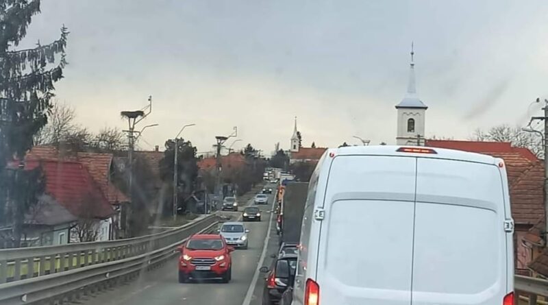 Circulație blocată pe DN 15, în județul Mureș, din cauza unui accident Circulație blocată pe DN 15, în județul Mureș, din cauza unui accident