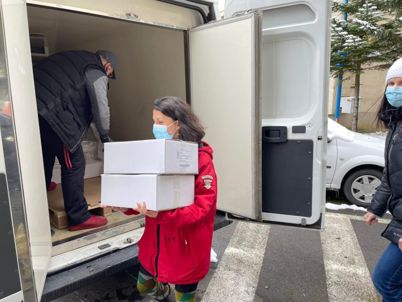 Farmaciștii brașoveni pleacă mâine spre graniță cu ajutoare pentru refugiați
