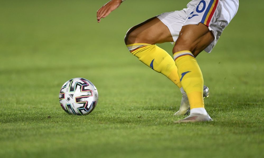 România înfruntă Grecia la fotbal România înfruntă Grecia la fotbal