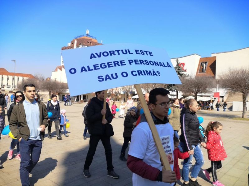 Sute de susținători ai vieții au participat azi la Marșul pentru viață din Tg.Mureș