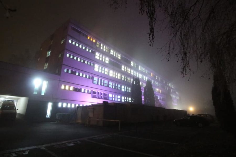 M. Ciuc marchează Ziua Internațională a luptei Împotriva Epilepsiei prin iluminarea în mov a spitalului județean