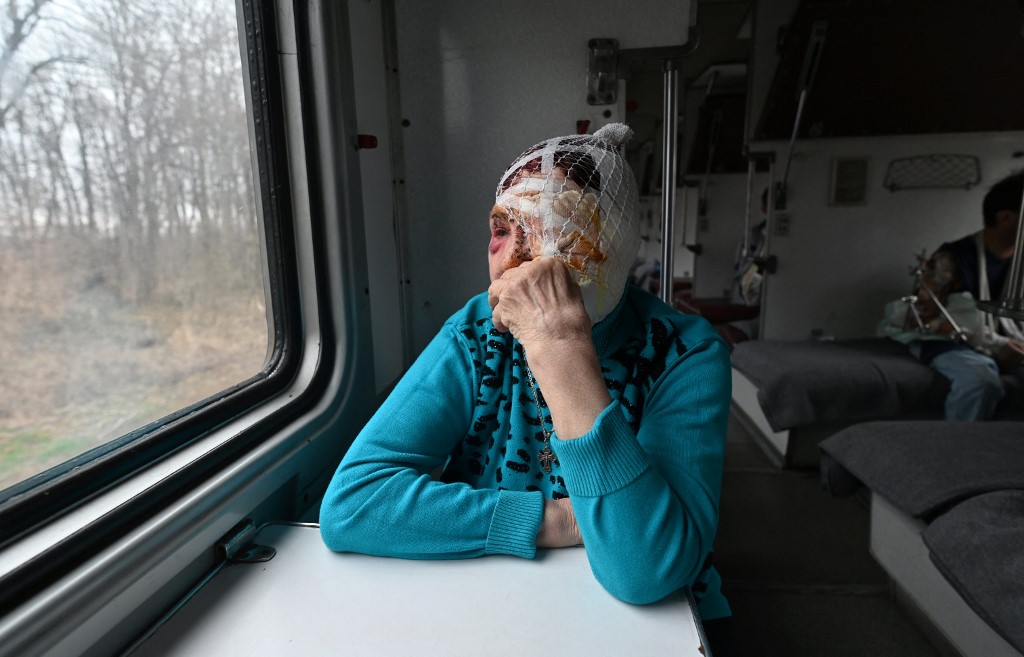 Ucraina a introdus în circulaţie un nou tren medical pentru evacuarea şi tratarea răniţilor din zonele în care au loc ostilităţi