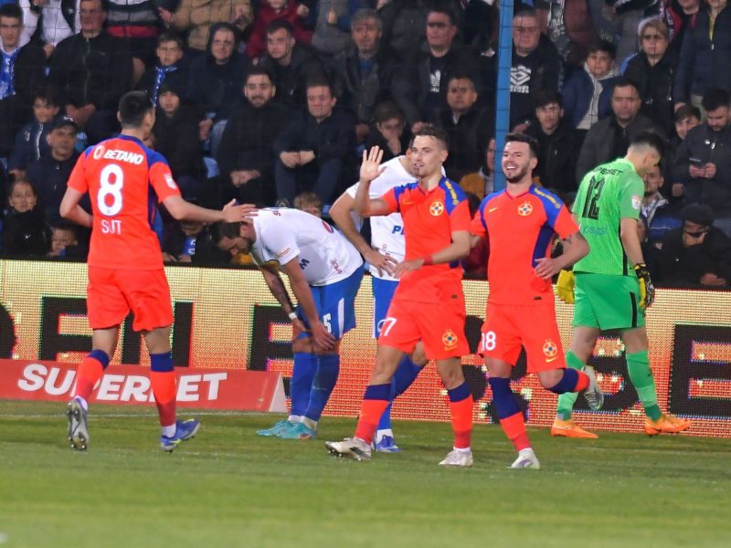 FCSB și Craiova țin aproape de CFR Cluj