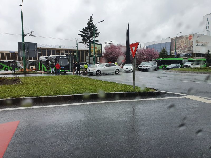 Pieton, lovit în apropierea Gării CFR din municipiul Brașov