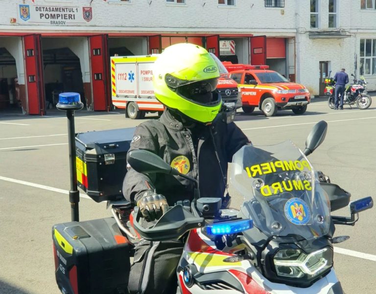 Două motociclete, dotate cu echipamente medicale, sunt folosite, începând de azi, de SMURD Braşov