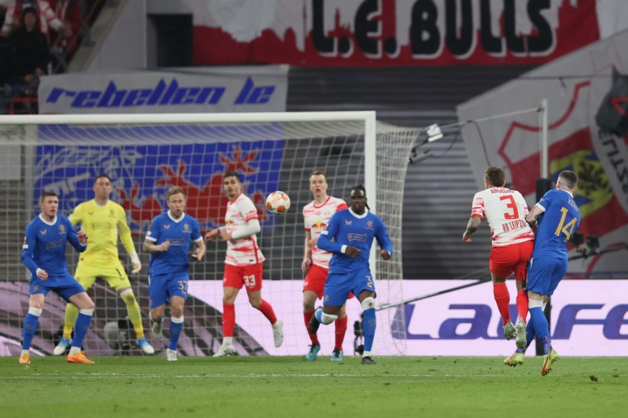 Se stabilesc finalistele din Europa și Conference League