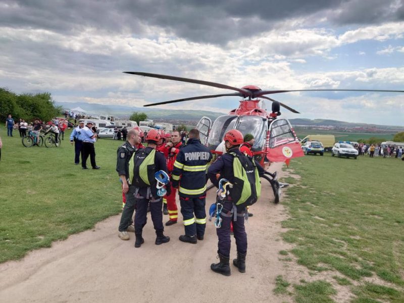 Un elicopter SMURD a recuperat doi copii care s-au răsturnat cu un ATV