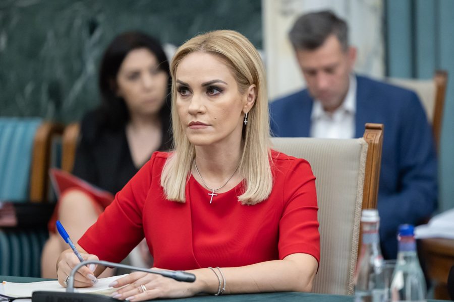 Peste 150 de centre de zi vor fi înființate la nivel național pentru copiii care provin din familii sărace sau sunt neglijați Peste 150 de centre de zi vor fi înființate la nivel național pentru copiii care provin din familii sărace sau sunt neglijați
