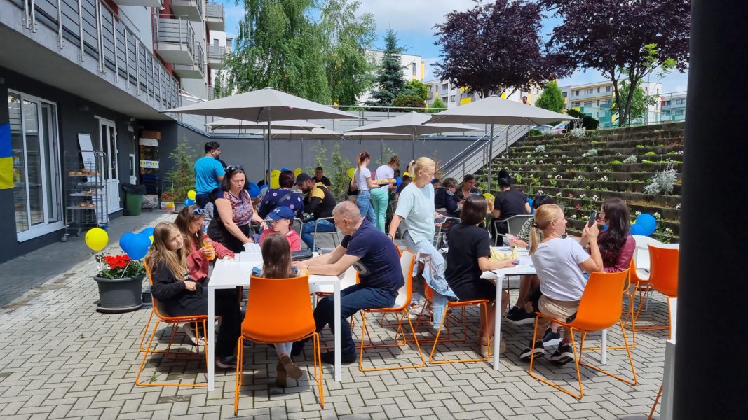 Ucrainenii refugiați la Brașov i-au invitat pe localnici la masă