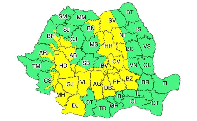 Cod galben de furtună în Mureș și Brașov duminică după-masă