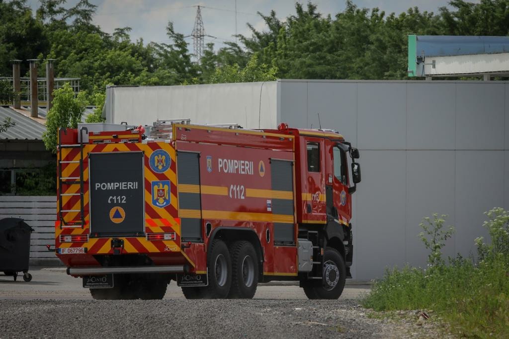 ISU Mureș a primit o autospecială cu o capacitate de 10.000 de litri de apă
