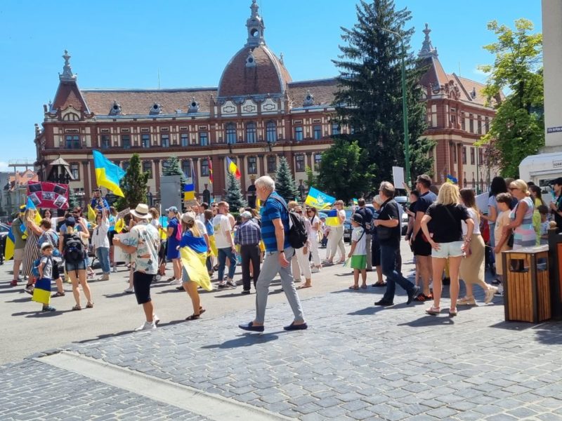 Miting de susținere a refugiaților ucraineni la Brașov pentru militarii reținuți în Rusia