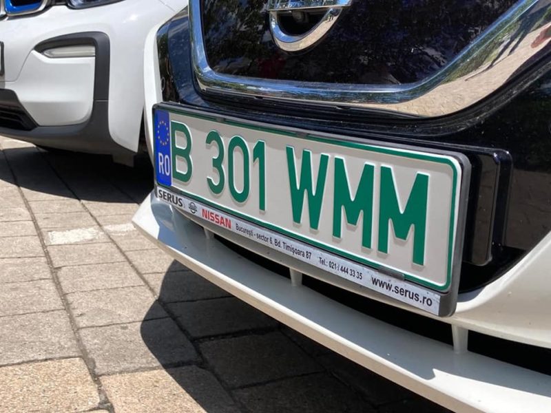 Au apărut primele plăcuțe de înmatriculare verzi în Mureș și Brașov