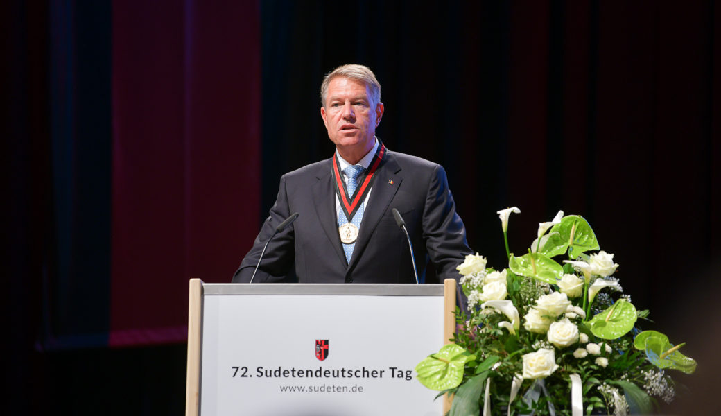 Preşedintele Klaus Iohannis a primit, azi, Premiul European ‘Carol al IV-lea’ al Asociaţiei Germanilor Sudeţi pentru anul 2020