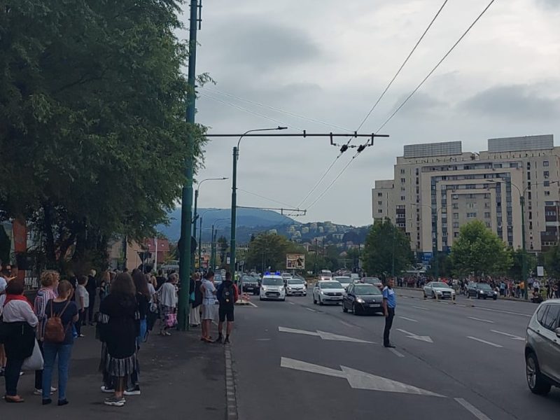 Ameninţarea cu bombă de la mall nu s-a confirmat, a precizat IPJ Braşov