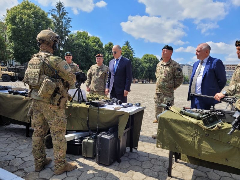 Mircea Geoană a salutat gradul de pregătire al militarilor de la Târgu Mureș