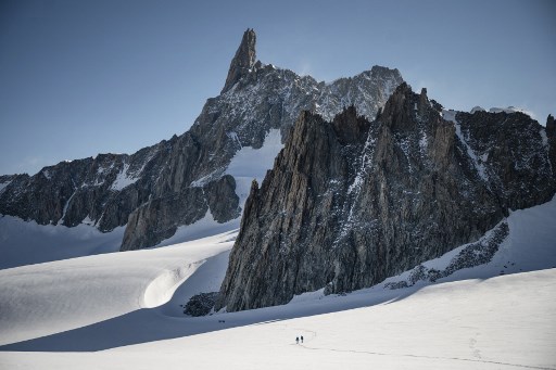 Un primar francez amenință cu o taxă de 15.000 de euro pentru a urca pe Mont Blanc